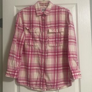 American Eagle button up with snaps. Size extra small. Great condition.